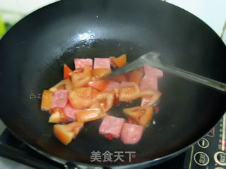 【鸿运当头】——番茄火腿炒年糕的做法步骤:4