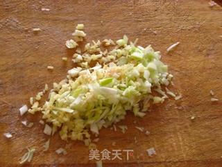 白菜三鲜水饺的做法步骤:2