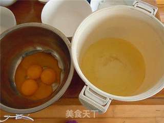 8寸戚风蛋糕的做法步骤:2