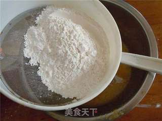 8寸戚风蛋糕的做法步骤:11