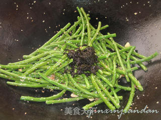 榄菜芝麻炒豆角的做法步骤:5
