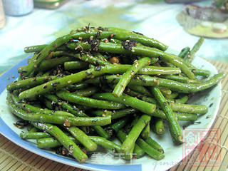榄菜芝麻炒豆角的做法步骤:7