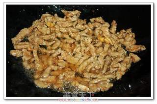 芹菜泡椒炒牛肉的做法步骤:7