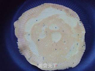 芝麻蛋卷的做法步骤:11