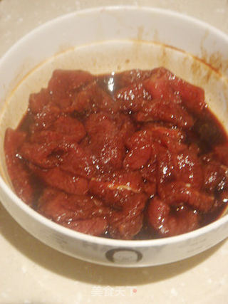 将煲仔饭进行到底——窝蛋滑牛煲仔饭的做法步骤:3