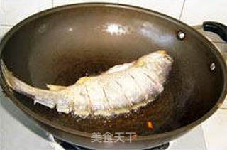 鲁菜中的经典之味——酱焖黄花鱼的做法步骤:4