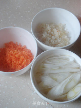 天天练手过年菜——蟹黄狮子头的做法步骤：1