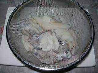 韭菜炒笔管的做法步骤：4
