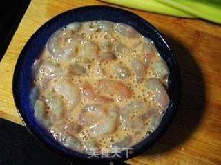 美容瘦脸的快炒小菜---西芹炒虾仁的做法步骤：6
