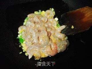 美容瘦脸的快炒小菜---西芹炒虾仁的做法步骤：12