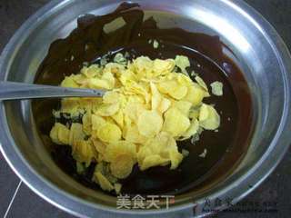 佳节年饼系列 (7) @@没烤箱也可以做年饼 ~~浓郁巧克力玉米片的做法步骤:4