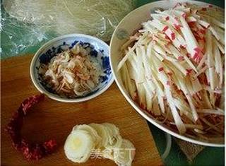 红萝卜炖粉丝的做法步骤:2