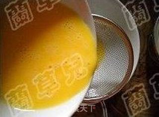 微波牛奶炖蛋的做法步骤:3