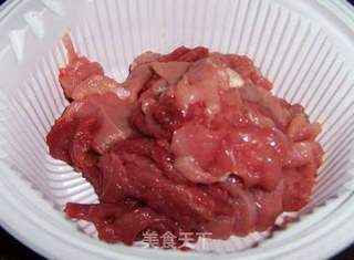 西芹牛柳的做法步骤：1
