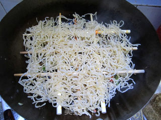 豆角肉丝焖面的做法步骤:11