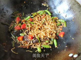 豆角肉丝焖面的做法步骤:12