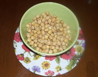 红糖水炖豆的做法步骤:2