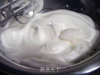 新年第一个蛋糕---奶油戚风蛋糕的做法步骤:11