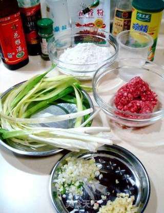 京城话美食，地道北京味儿“锅贴”的做法步骤：1