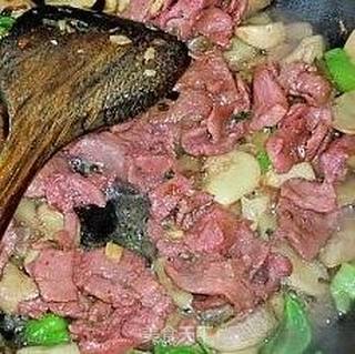 节令佳肴----秋菱牛肉的做法步骤：8