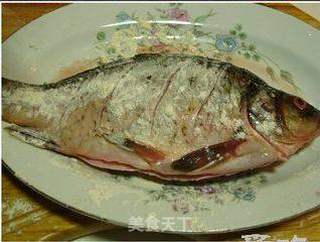 糖醋鲫鱼的做法步骤:3