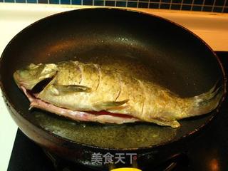 糖醋鲫鱼的做法步骤:5