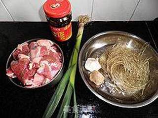 年菜十八喜气洋洋-----蒜香羊肉粉丝煲的做法步骤：1