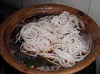 年菜十八喜气洋洋-----蒜香羊肉粉丝煲的做法步骤：11
