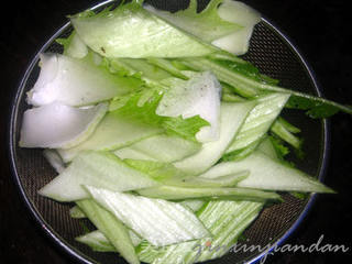 白菜豆干炒腊肉的做法步骤:8