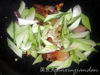 白菜豆干炒腊肉的做法步骤:10