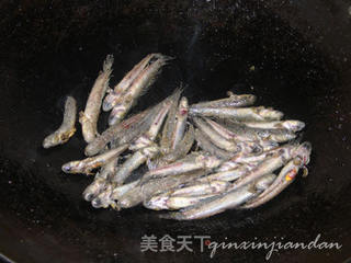 跳跳鱼香菜豆腐汤的做法步骤:3