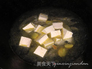跳跳鱼香菜豆腐汤的做法步骤:4