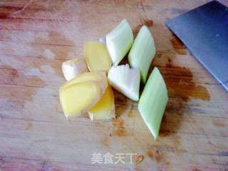 羊肉白菜砂锅面的做法步骤：1