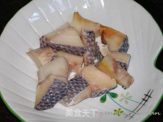 银鳕鱼西兰花沙拉的做法步骤：2