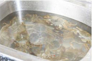 清蒸大闸蟹的做法步骤:2