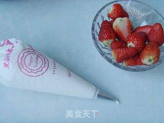 爱的延续:草莓慕斯蛋糕的做法步骤:14