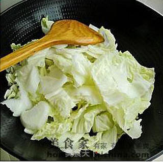 秋冬季的保健菜----栗子烩白菜的做法步骤:2