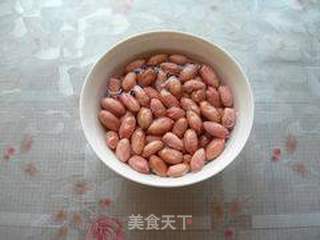 芹菜拌花生仁的做法步骤：4