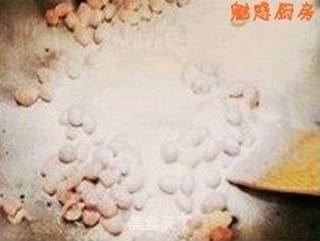 小时候的味道-----香甜花生粘的做法步骤:3