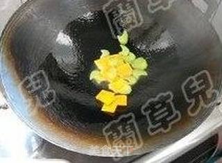果蔬炒年糕的做法步骤:4
