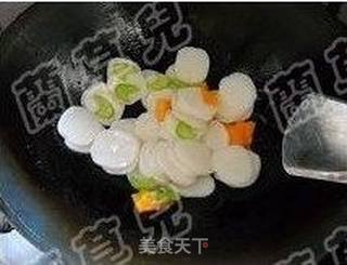 果蔬炒年糕的做法步骤:5