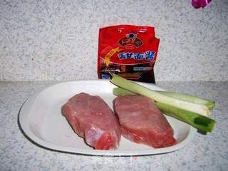 老北京京酱肉丝的做法步骤：1