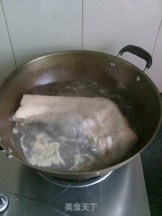 【黑笋红烧肉】的做法步骤：2