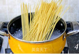 美味西餐简单做 蘑菇肉酱意面的做法步骤:4