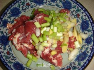 番茄烧牛肉的做法步骤：3