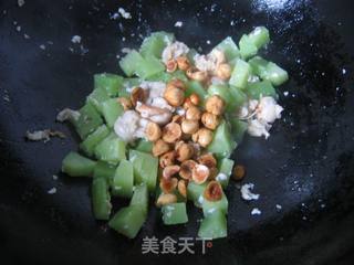 榛仁扇贝炒莴笋的做法步骤：6