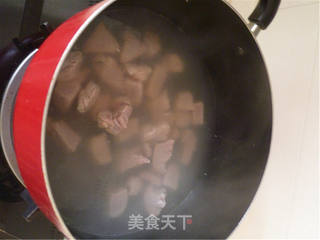 西红柿牛肉的做法步骤：2