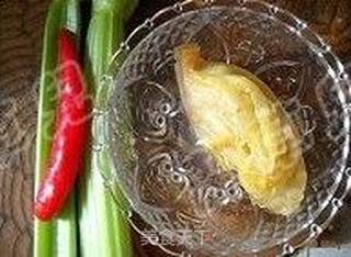 泡菜西芹牛柳的做法步骤：1