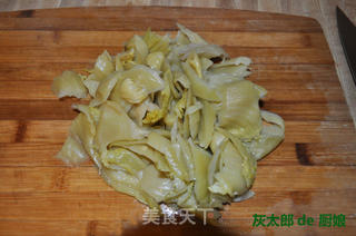 超级开胃的酸菜炒大肠的做法步骤:4