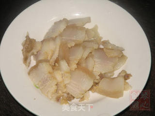 咸肉炒黑豆芽的做法步骤:2